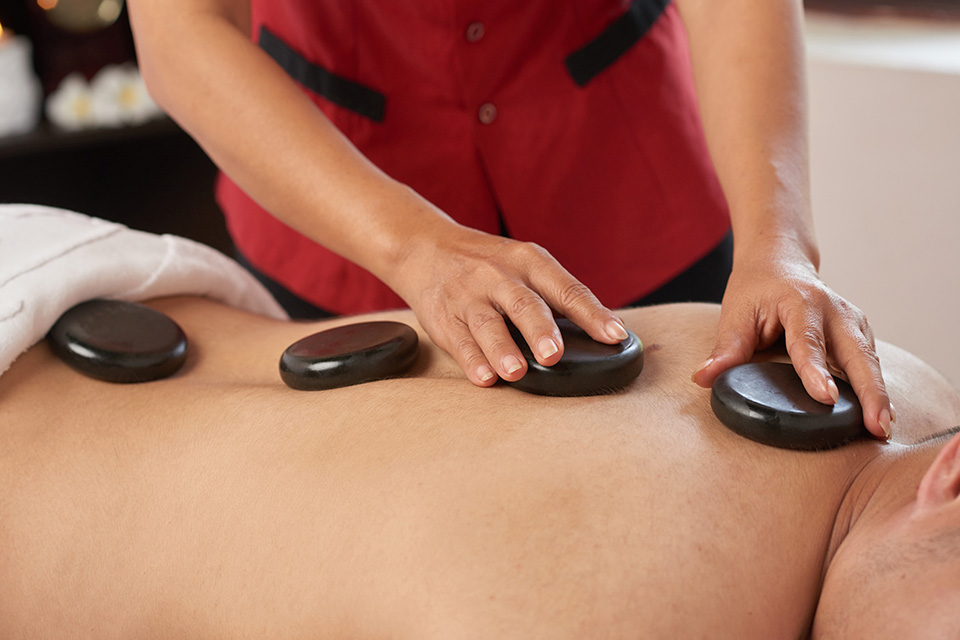 Maravista Hotel & Spa: conheça os benefícios das massagens com pedras quentes